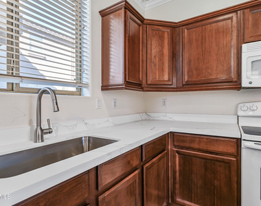 4046 S Tatum Lane - Photo Thumbnail 2