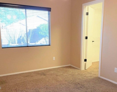 2862 E Bagdad Road - Photo Thumbnail 6