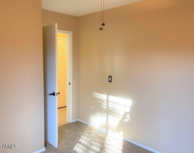 2862 E Bagdad Road - Photo Thumbnail 10