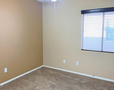 2862 E Bagdad Road - Photo Thumbnail 7