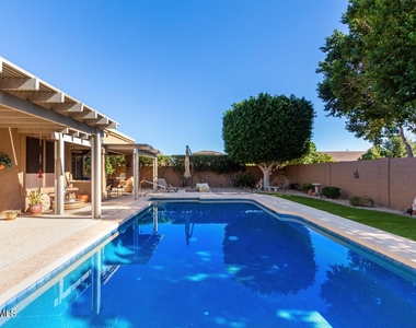 6209 W Oraibi Drive - Photo Thumbnail 6