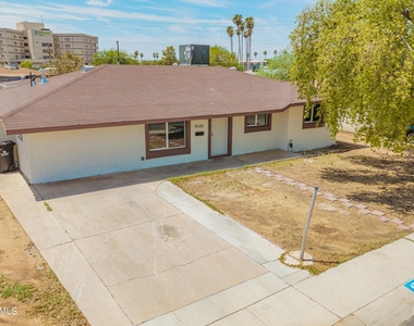 4542 N 50th Drive - Photo Thumbnail 28
