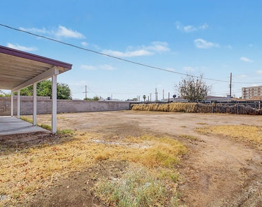 4542 N 50th Drive - Photo Thumbnail 27