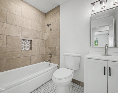 4542 N 50th Drive - Photo Thumbnail 15