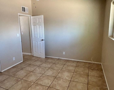 2254 E Alpine Avenue - Photo Thumbnail 16