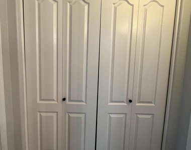 2929 W Yorkshire Drive - Photo Thumbnail 17