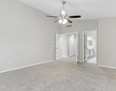 5529 E Gable Avenue - Photo Thumbnail 9
