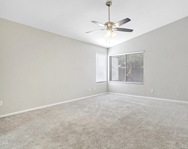5529 E Gable Avenue - Photo Thumbnail 8