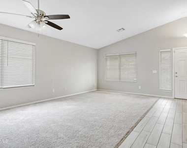 5529 E Gable Avenue - Photo Thumbnail 2