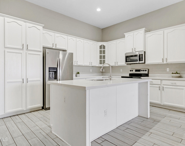 5529 E Gable Avenue - Photo Thumbnail 4