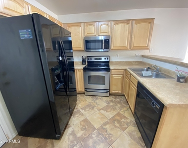6724 N 129th Lane - Photo Thumbnail 10