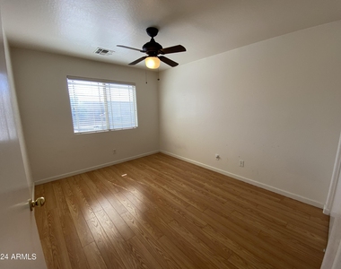6724 N 129th Lane - Photo Thumbnail 15