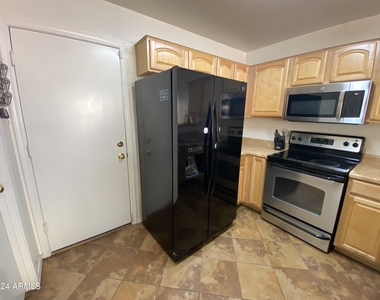 6724 N 129th Lane - Photo Thumbnail 11