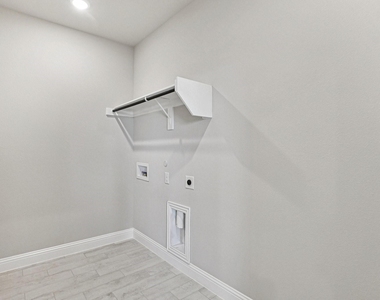 3009 Camilli Cove - Photo Thumbnail 21