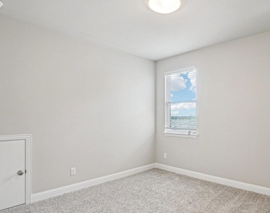 3009 Camilli Cove - Photo Thumbnail 31