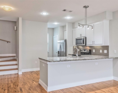 6051 Ross Avenue - Photo Thumbnail 7