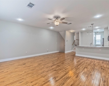 6051 Ross Avenue - Photo Thumbnail 9