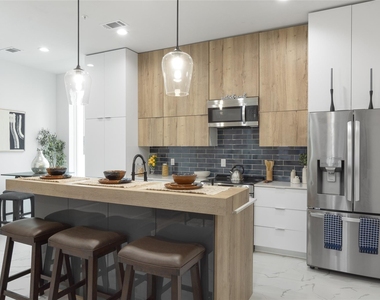 4314 Roseland Avenue - Photo Thumbnail 5