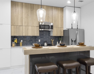 4314 Roseland Avenue - Photo Thumbnail 4