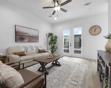 4314 Roseland Avenue - Photo Thumbnail 9