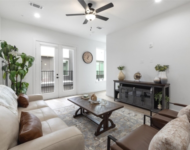 4314 Roseland Avenue - Photo Thumbnail 12