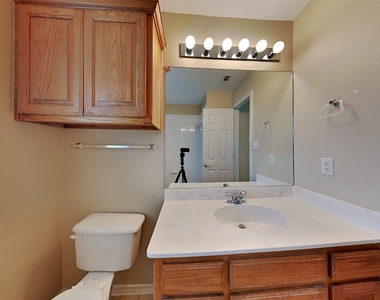 1829 Carver Drive - Photo Thumbnail 15