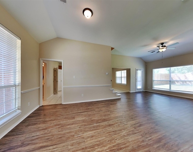 1829 Carver Drive - Photo Thumbnail 3