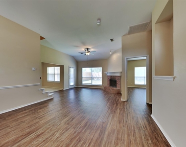 1829 Carver Drive - Photo Thumbnail 2