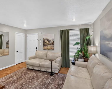 10518 Dawn Drive - Photo Thumbnail 2