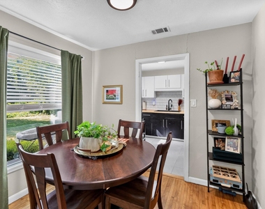 10518 Dawn Drive - Photo Thumbnail 6