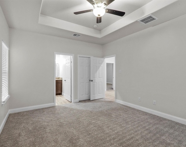 415 Williams Drive - Photo Thumbnail 12