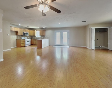 805 Aransas Drive - Photo Thumbnail 1