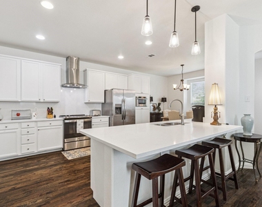 1700 Adams Place - Photo Thumbnail 4
