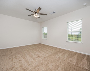 4013 Bluestem Boulevard - Photo Thumbnail 14