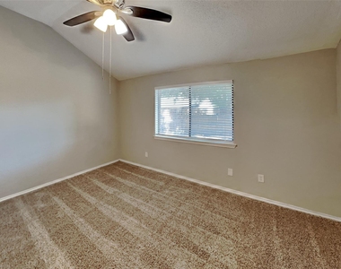 1313 Ponder Way - Photo Thumbnail 5