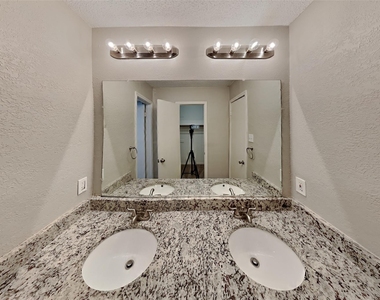 1313 Ponder Way - Photo Thumbnail 7