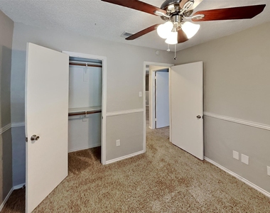 1313 Ponder Way - Photo Thumbnail 12
