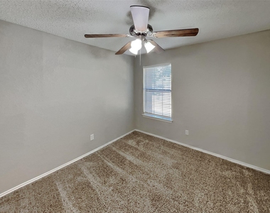1313 Ponder Way - Photo Thumbnail 10