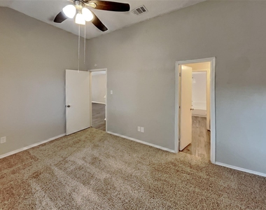 1313 Ponder Way - Photo Thumbnail 6
