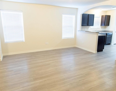 3953 Tarpon Springs Drive - Photo Thumbnail 4