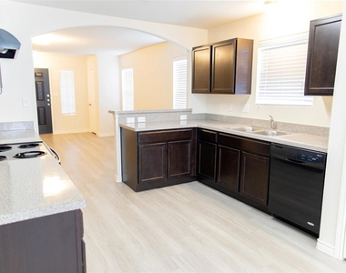 3953 Tarpon Springs Drive - Photo Thumbnail 2