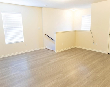3953 Tarpon Springs Drive - Photo Thumbnail 7