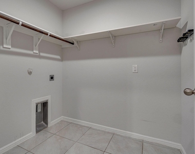 16424 Milwaukee Street - Photo Thumbnail 12