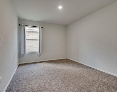 16424 Milwaukee Street - Photo Thumbnail 23