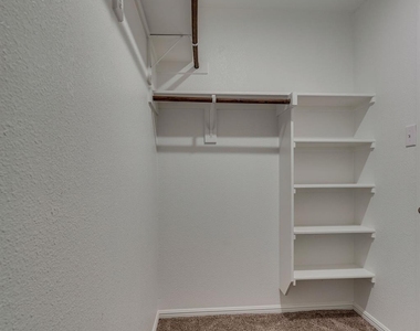 16424 Milwaukee Street - Photo Thumbnail 20