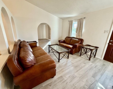 818 Westbrook Drive - Photo Thumbnail 1