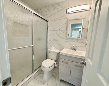 818 Westbrook Drive - Photo Thumbnail 6
