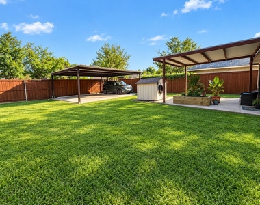 818 Westbrook Drive - Photo Thumbnail 11