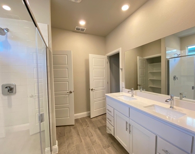 2312 Redwing Drive - Photo Thumbnail 9