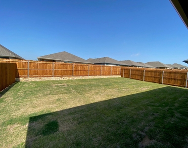 2312 Redwing Drive - Photo Thumbnail 15